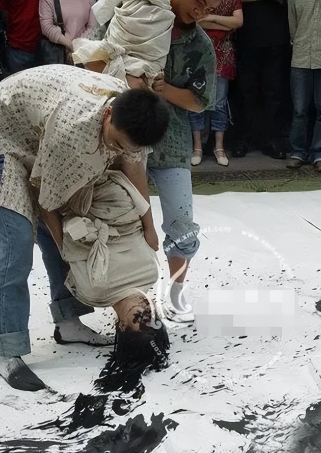 女大学生地铁事件道歉,地铁女学生事件