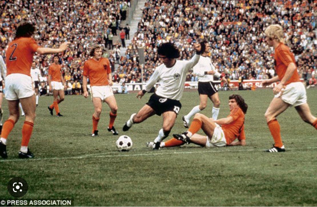 全攻全守足球战术,全攻足球