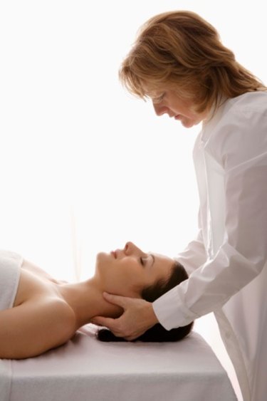 情人节送女生什么礼物实用呢,情人节礼物推荐送女生什么