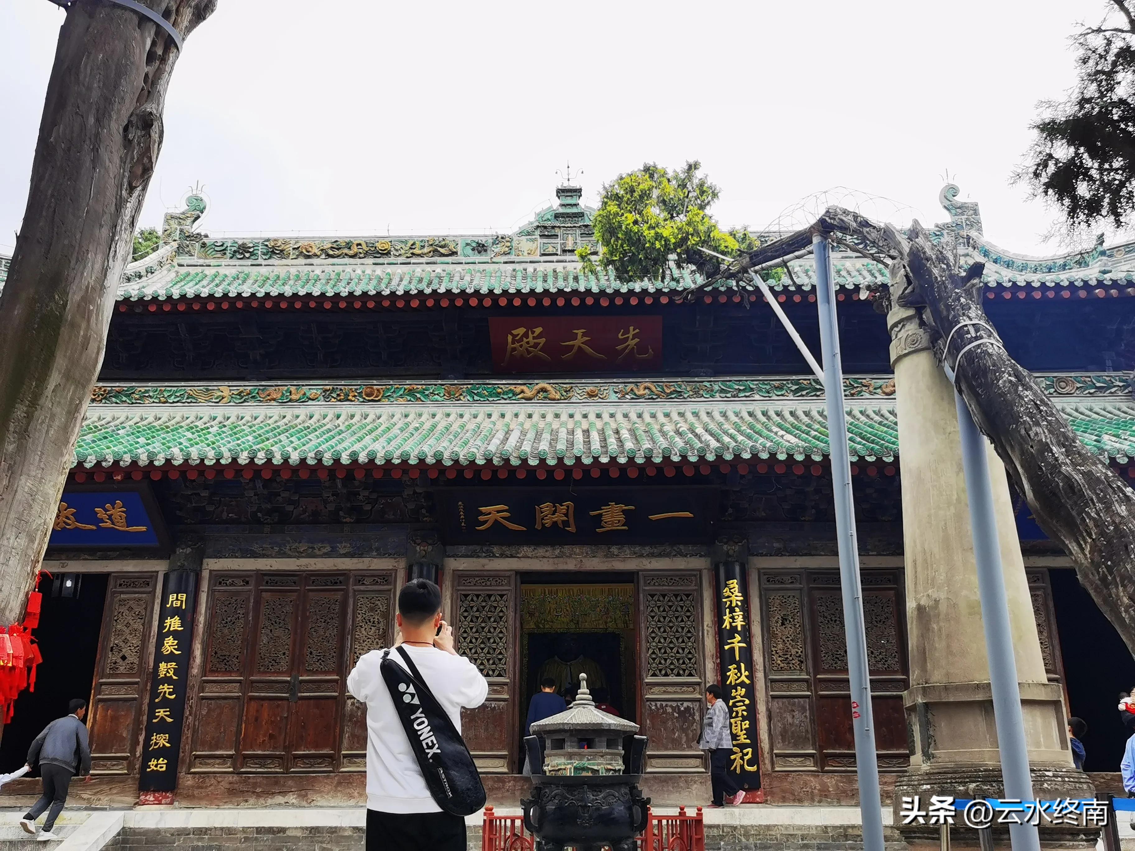 伏羲庙在市区吗,伏羲像伏羲庙