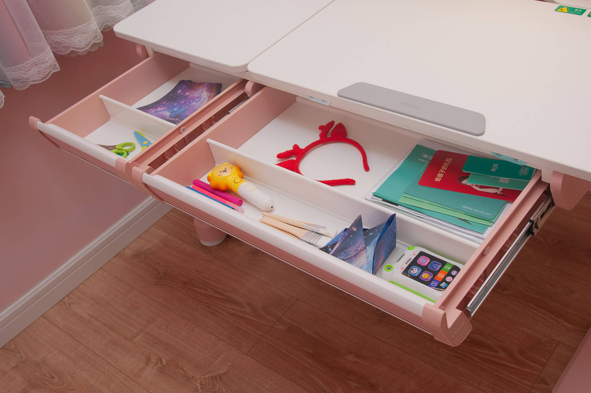 黑白调儿童桌椅——星空号评测帮助孩子养成良好坐姿习惯