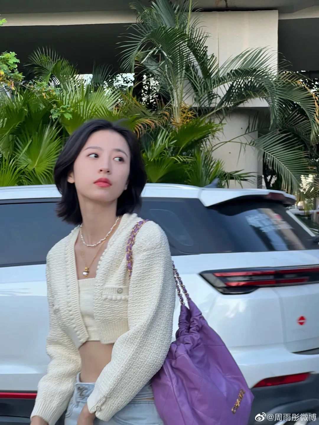 穿白t配什么发型好看,选对发型怎么穿都美炸天