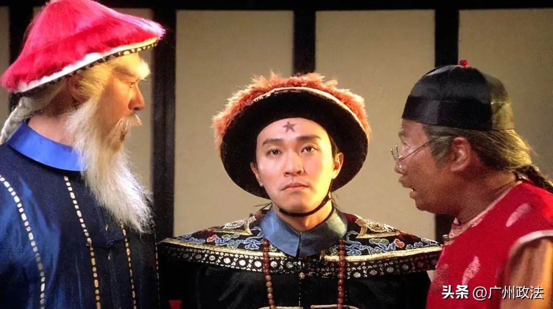 打羽毛球不慎击中队友眼睛，该赔么？