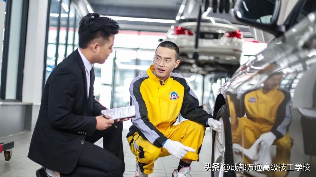 初中毕业男孩子学什么专业好就业,初中毕业男孩子学什么专业有出路