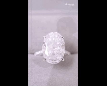 关之琳拍卖珠宝钻石手链,关之琳拍卖珠宝3个亿