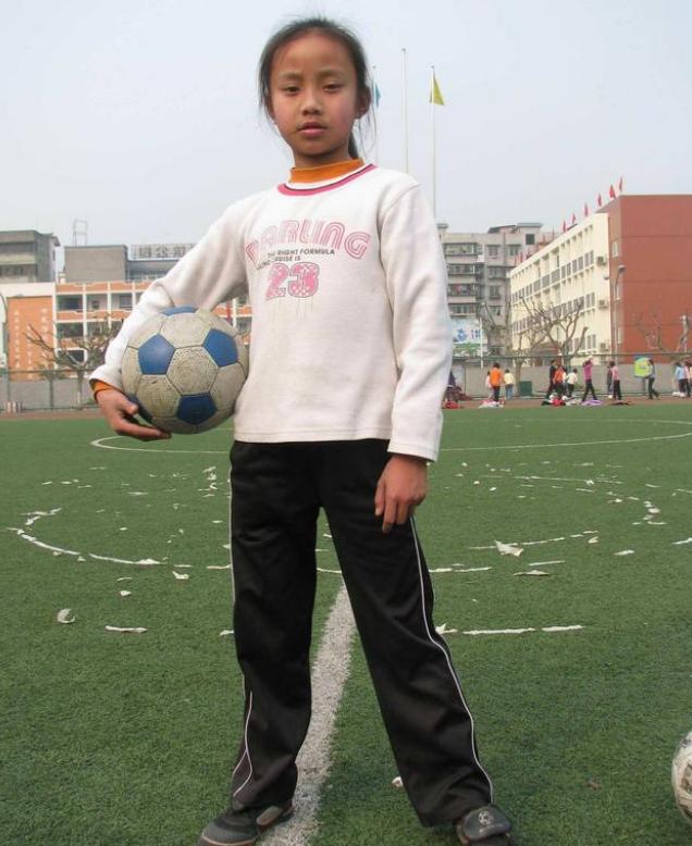 女足张琳艳过人,中国女足张琳艳头球图片