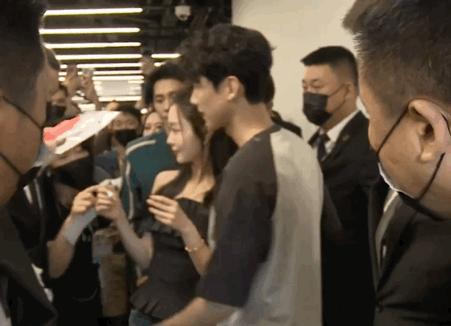 白敬亭宋轶衣品,白敬亭教宋轶穿搭