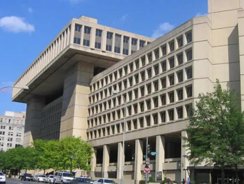 他16岁黑进五角大楼，差点按下*弹核**按钮，被称为世界第一黑客