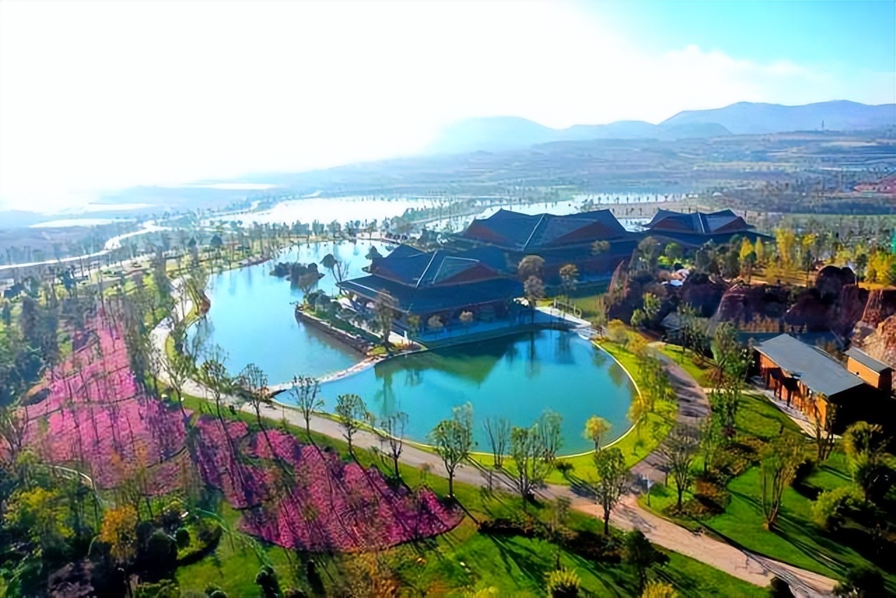 一座半城温泉新兴的福地——美丽的弥勒市作者：姚述清