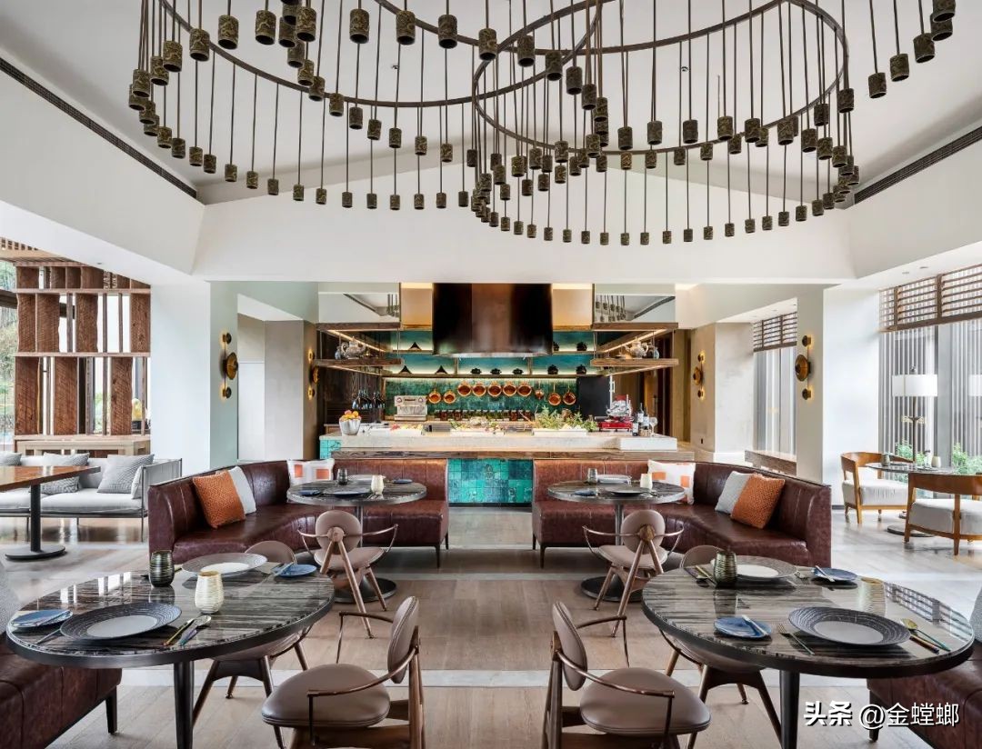 中国首家，全球第六家—九寨沟日赛谷丽思卡尔顿隐世酒店