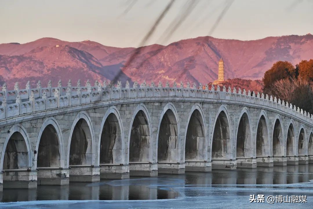 颐和园跟故宫哪个好玩,除了颐和园还有什么好玩的地方