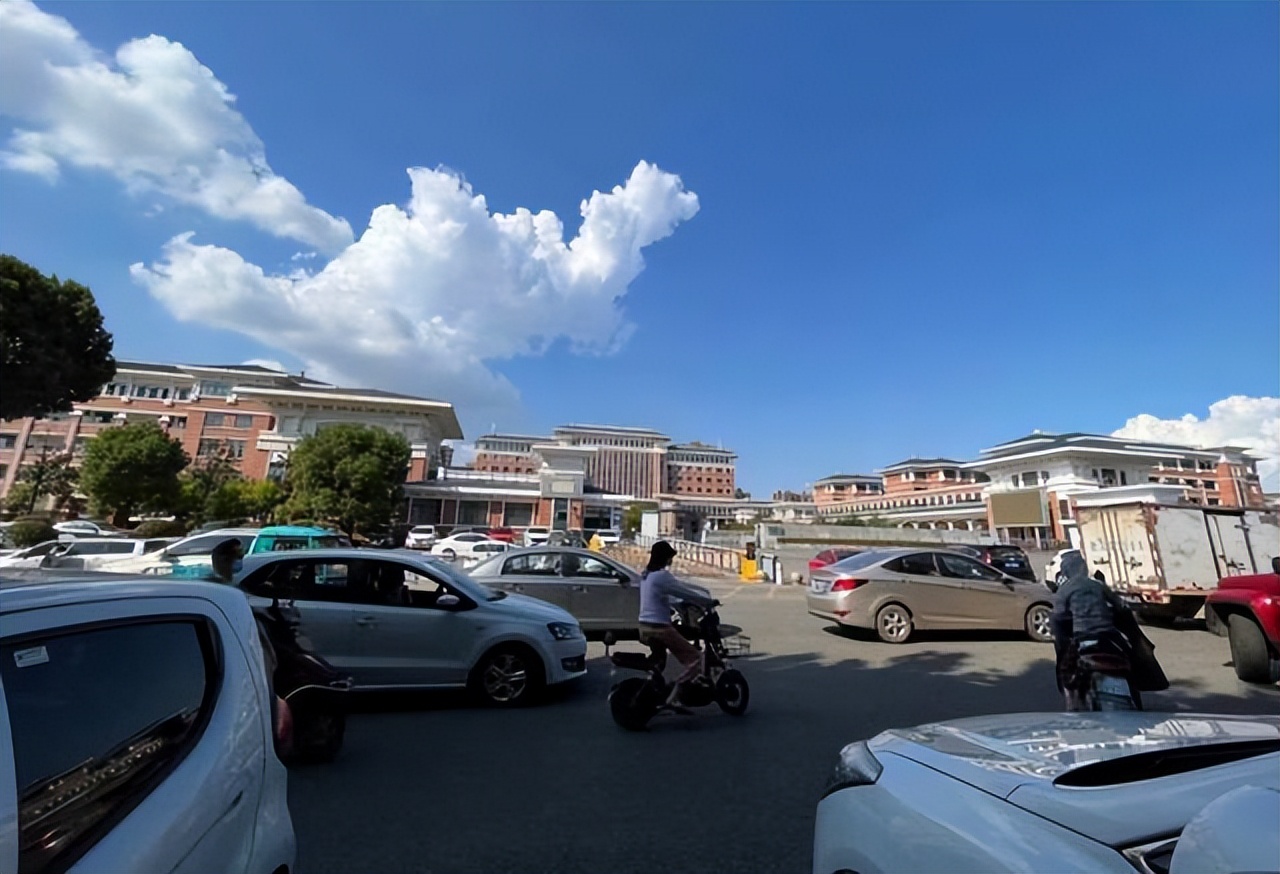 iphone13官方降价值得买吗,iphone13这次降价值得购买吗