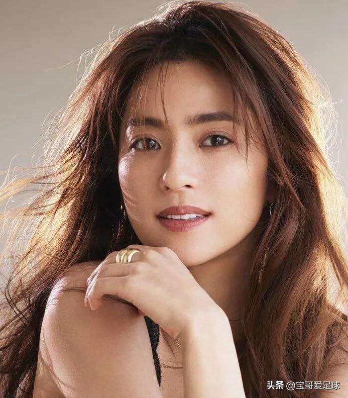 世界杯足球日本太太团,日本2018世界杯太太团