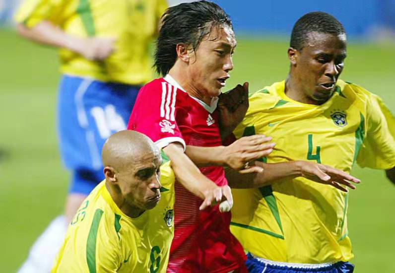 曲波世青赛1-2阿根廷,2001世青赛曲波进球谁助攻的