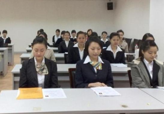 为什么银行柜员工资越来越低,银行柜员辞职真实感受