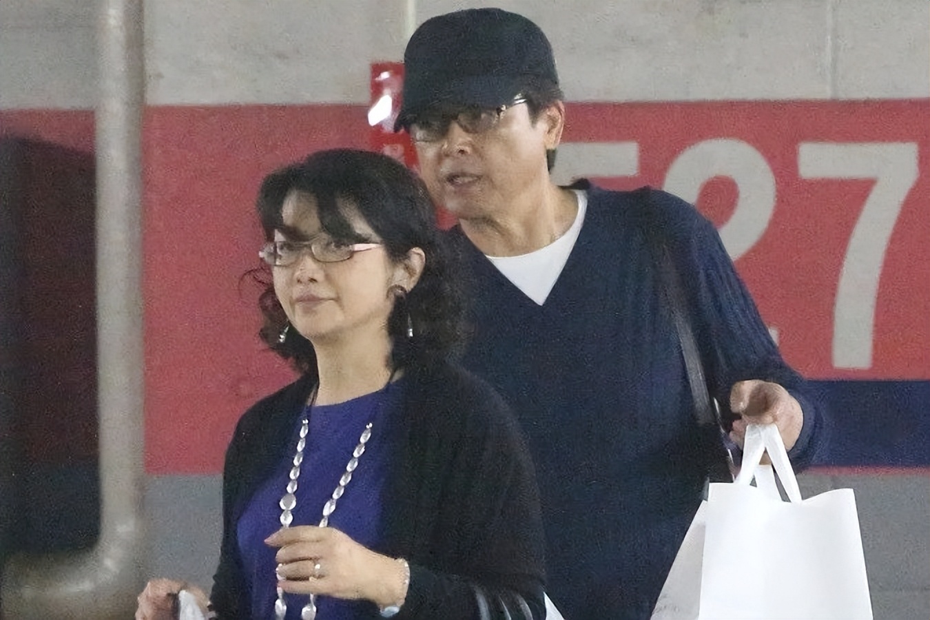 山口百惠谁年轻时还不是个美人,山口百惠为爱隐退完整版