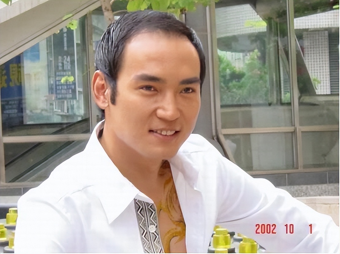 白敬亭沙溢邪不压正,沙溢年轻时的颜值和白敬亭