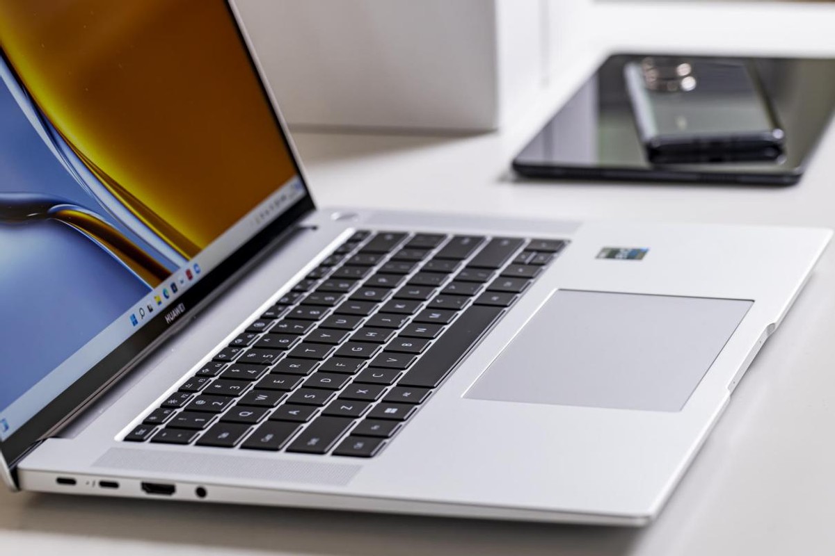 华为matebook16s摄影师修图,华为matebook16s视频剪辑测试