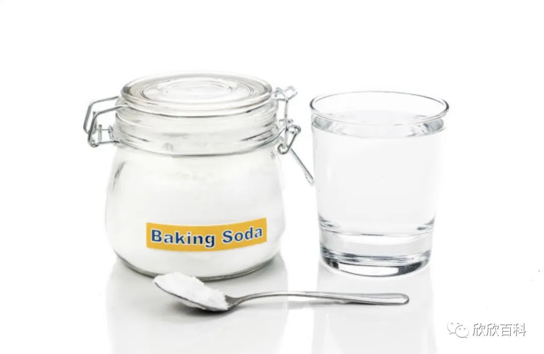 羽绒服跑绒到毛衣上怎么清理,羽绒服跑毛怎么处理干净