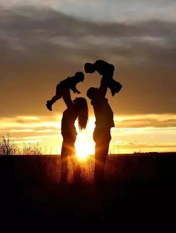 大手牵小手创造美好明天,创造美好明天