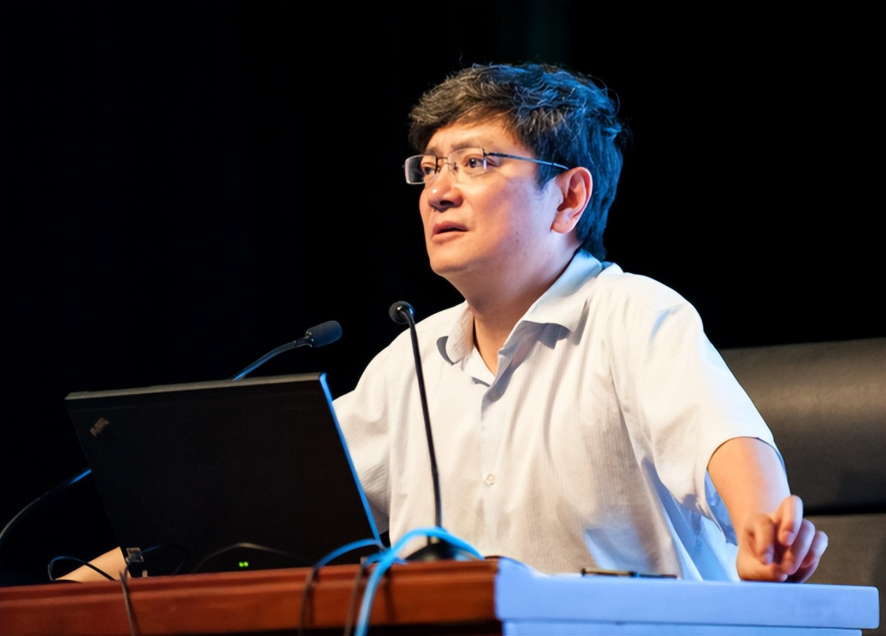 ABC发布中国大学排名榜，引发质疑和群嘲，郑强教授点评：没意义