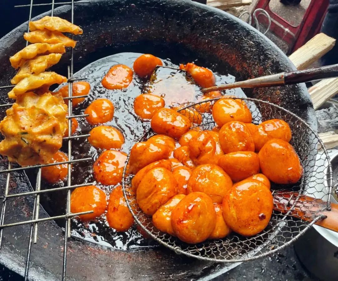 被一碗螺蛳粉耽误的夜宵宝藏,被螺蛳粉耽误的烧洋芋选手