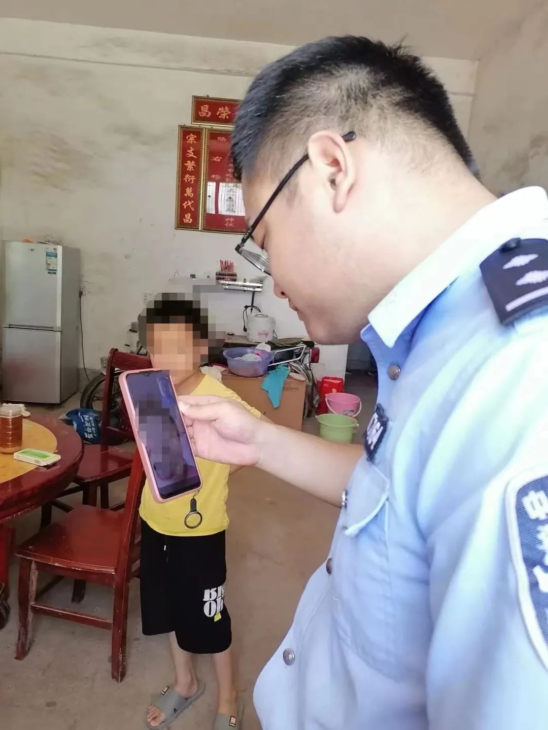 西乡警方及时阻止一起电信诈骗案,公安成功阻止一起电信诈骗案件