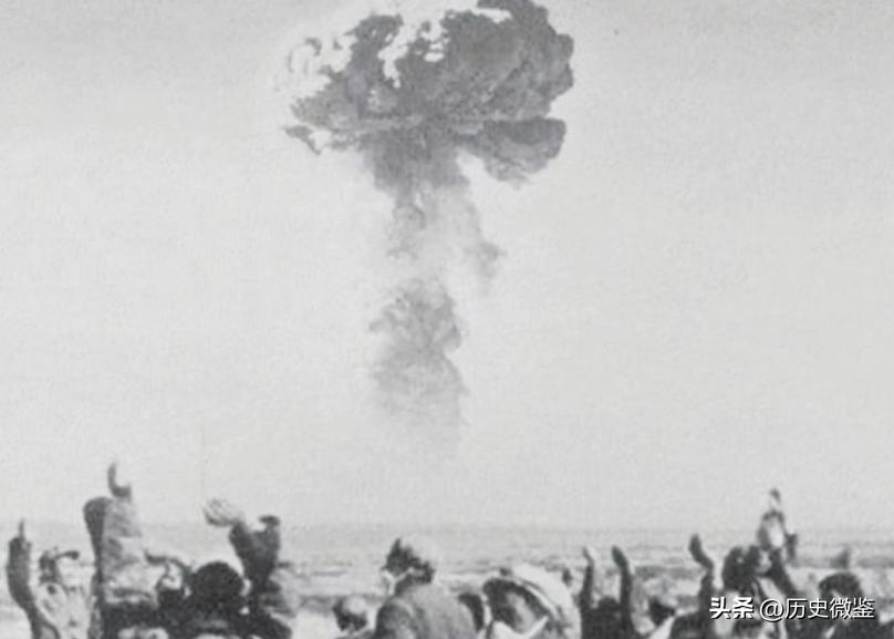 英国向日本投放了几颗原子弹,英国向美国发射24枚导弹吗