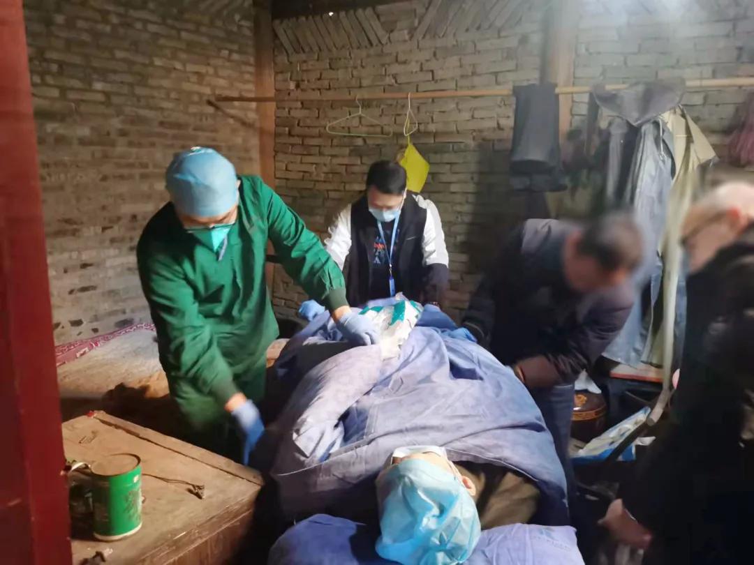 有温度的治疗：我院手外烧伤科成功救治特重度烧伤“三无”人员