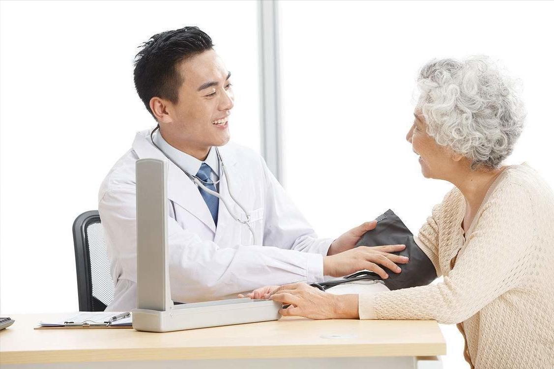 女人绝经后怎样调理可以更年轻,为什么很年轻就绝经了