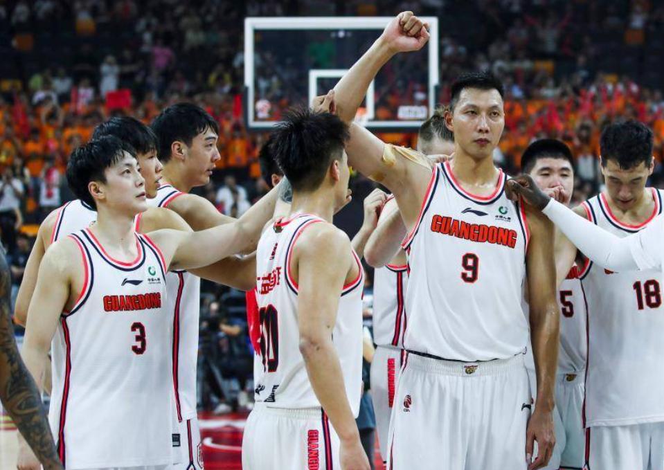 CBA最新消息！辽宁又出优质后卫，广厦续约许钟豪，广东清洗四人