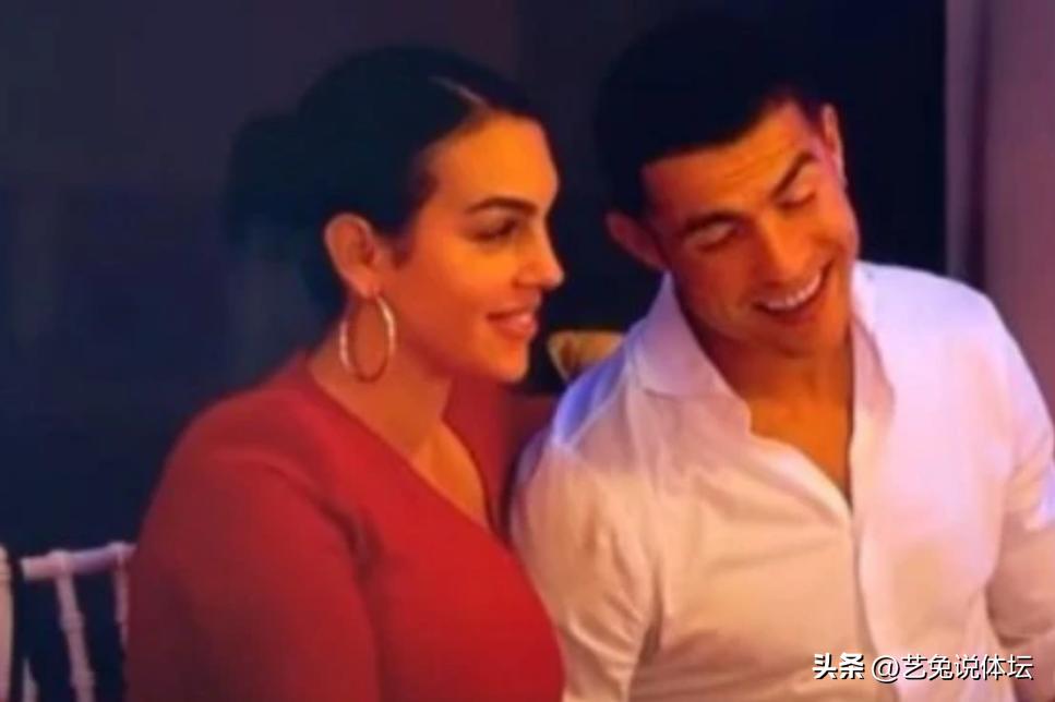 乔治娜c罗首次曝光,c罗和乔治娜球场上搂肩