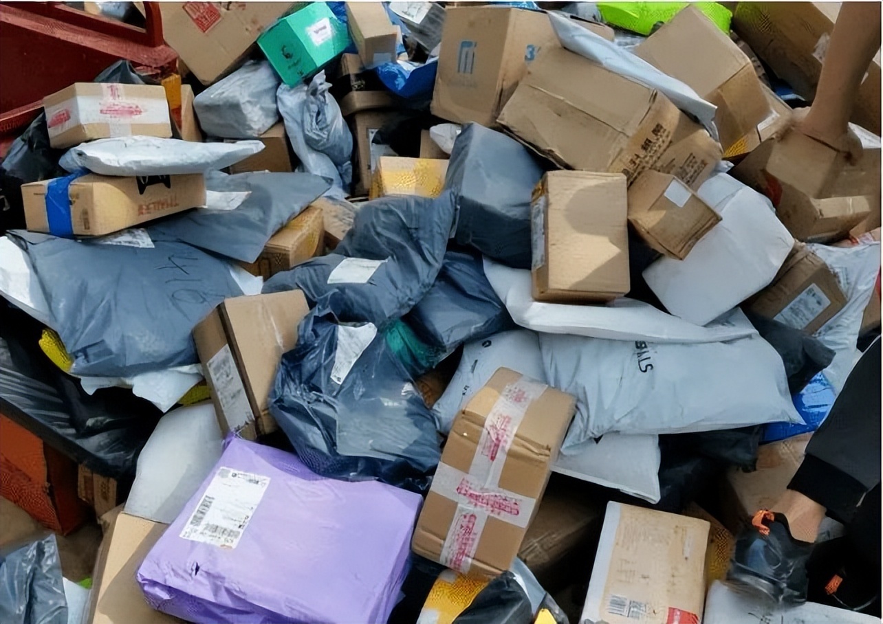 快递员未经同意放快递柜怎么投诉,快递放快递柜超时收费怎样投诉