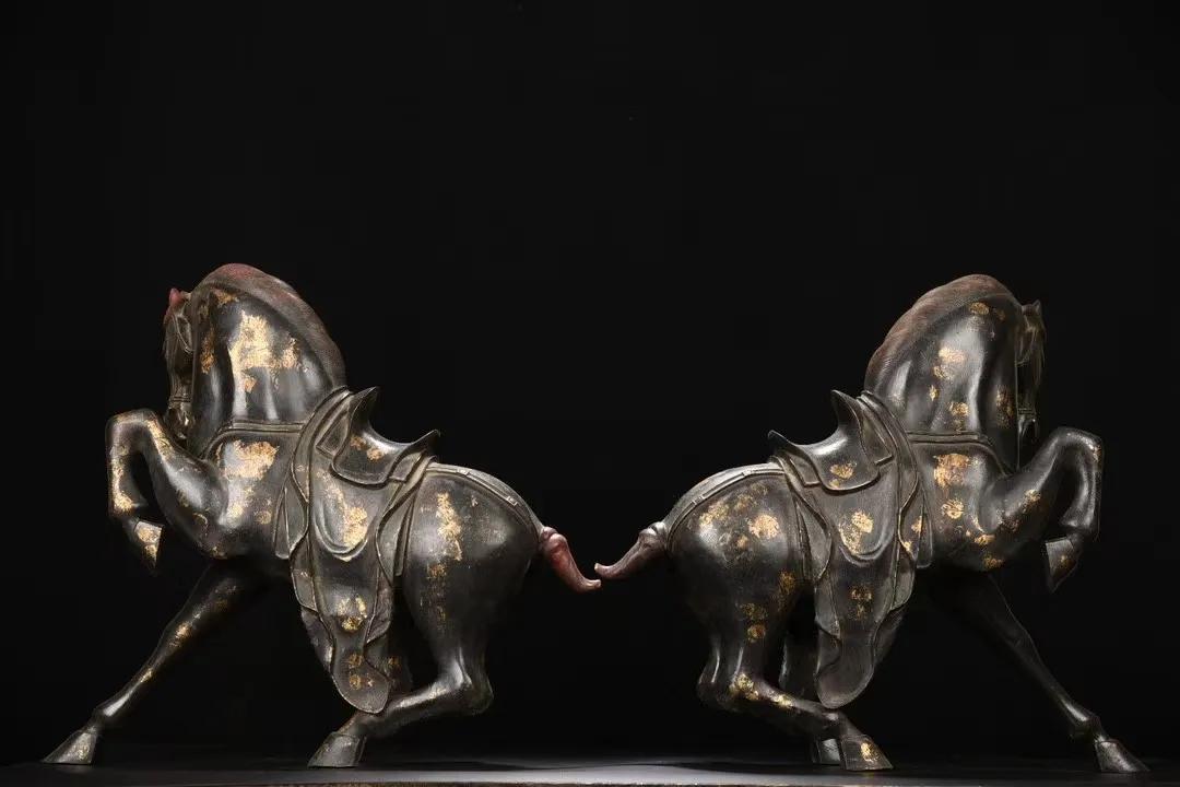 铜泥金马到成功一对单只尺寸：长43cm宽14cm高40cm总重24.2公斤