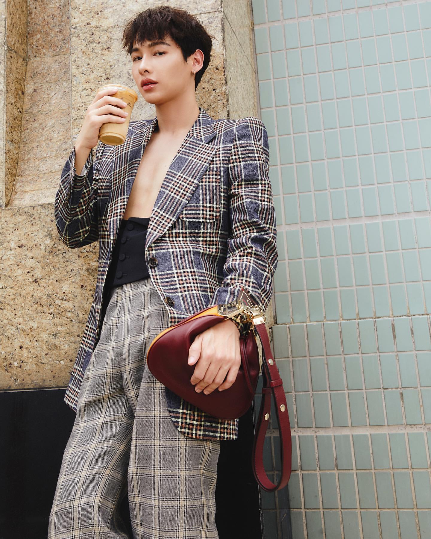 gun鍦ㄦ嘲鍥界敺鏄熼噷闈㈢殑榄呭姏,娉板浗鐢锋槦gun璧勬枡