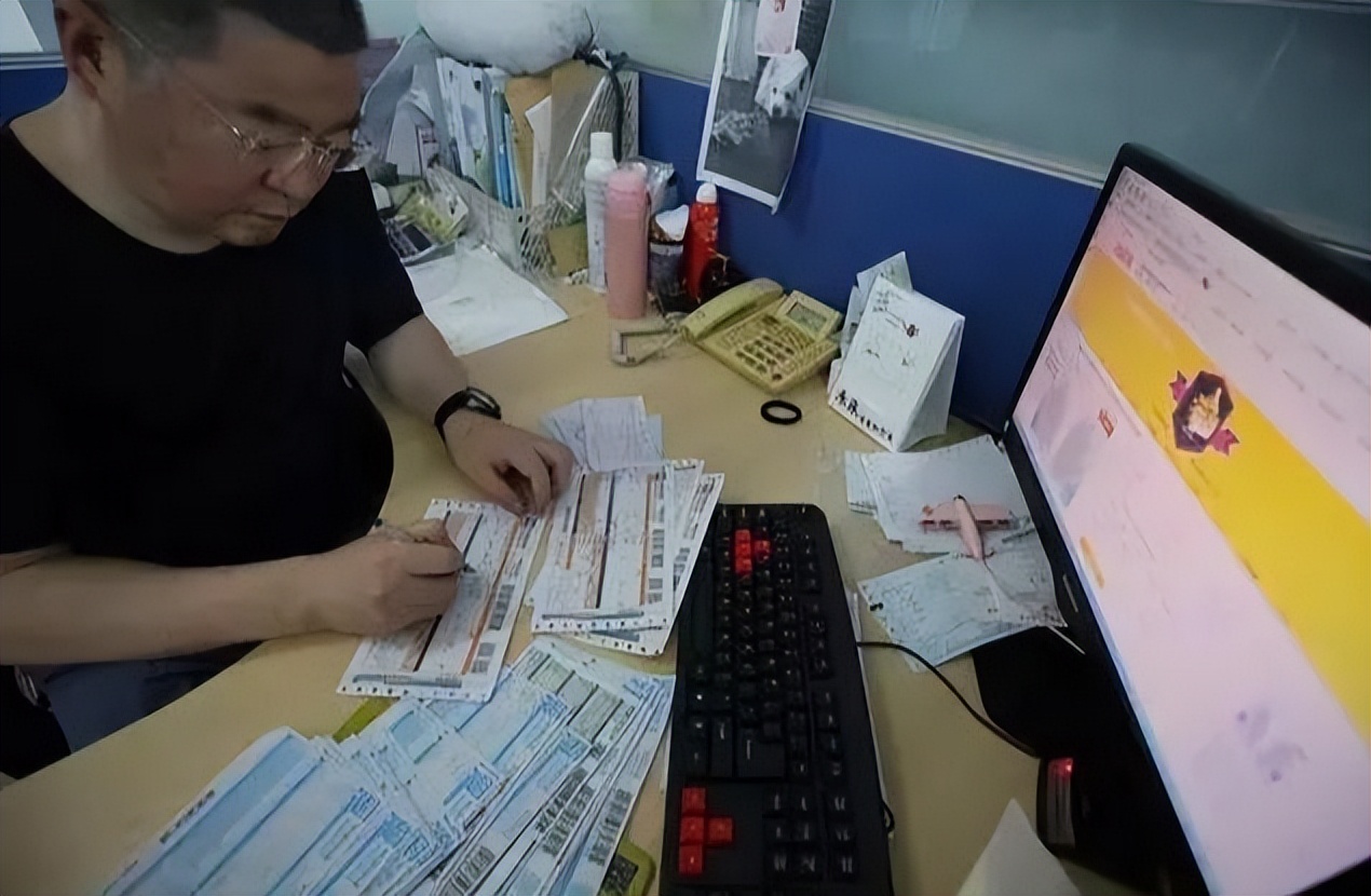 9年前，江苏男子购买银行卡被捕，警方得知原因后当庭释放