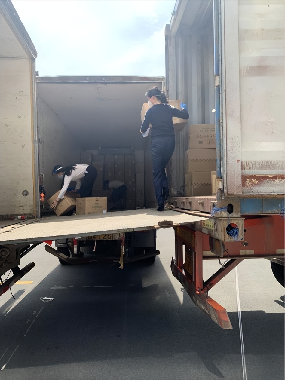 纸尿裤告急？起送份数高成不了团？全区团购走起！