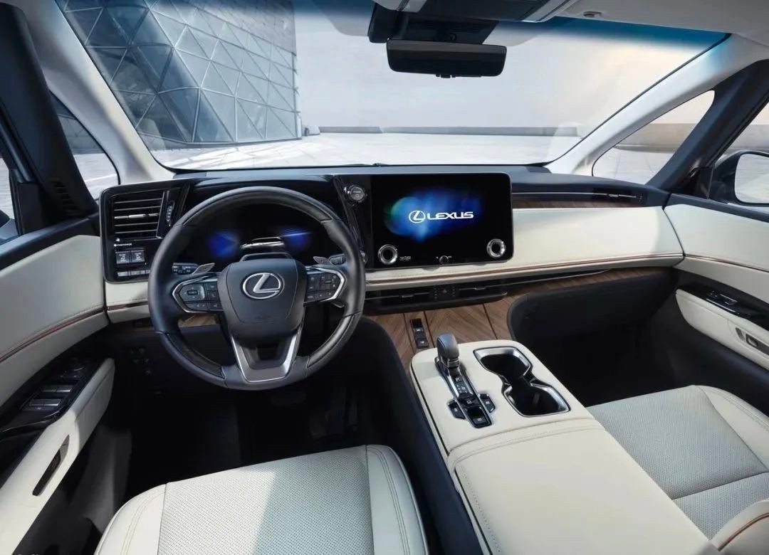 一位航空工程出身，兴趣是走遍全日本温泉的雷克萨斯国际总工程师