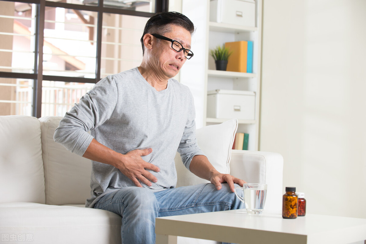 胃癌登门之前4次警告,胃癌早期身体发出的3个救命信号