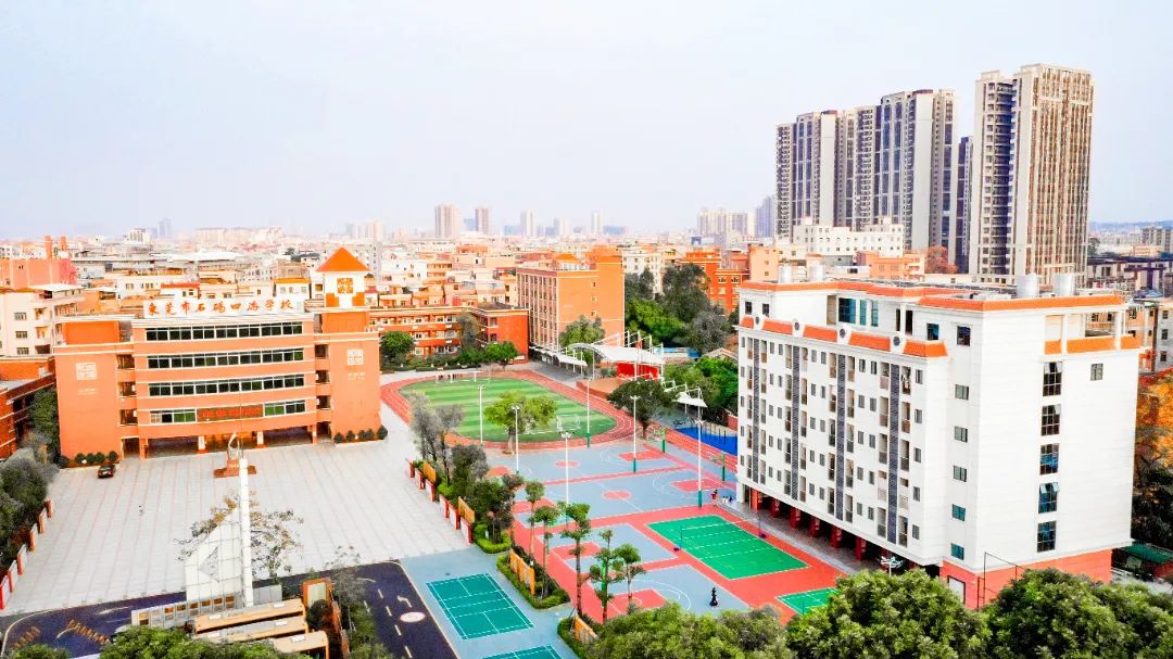 石碣四海学校学费多少钱,东莞四海学校招生简章