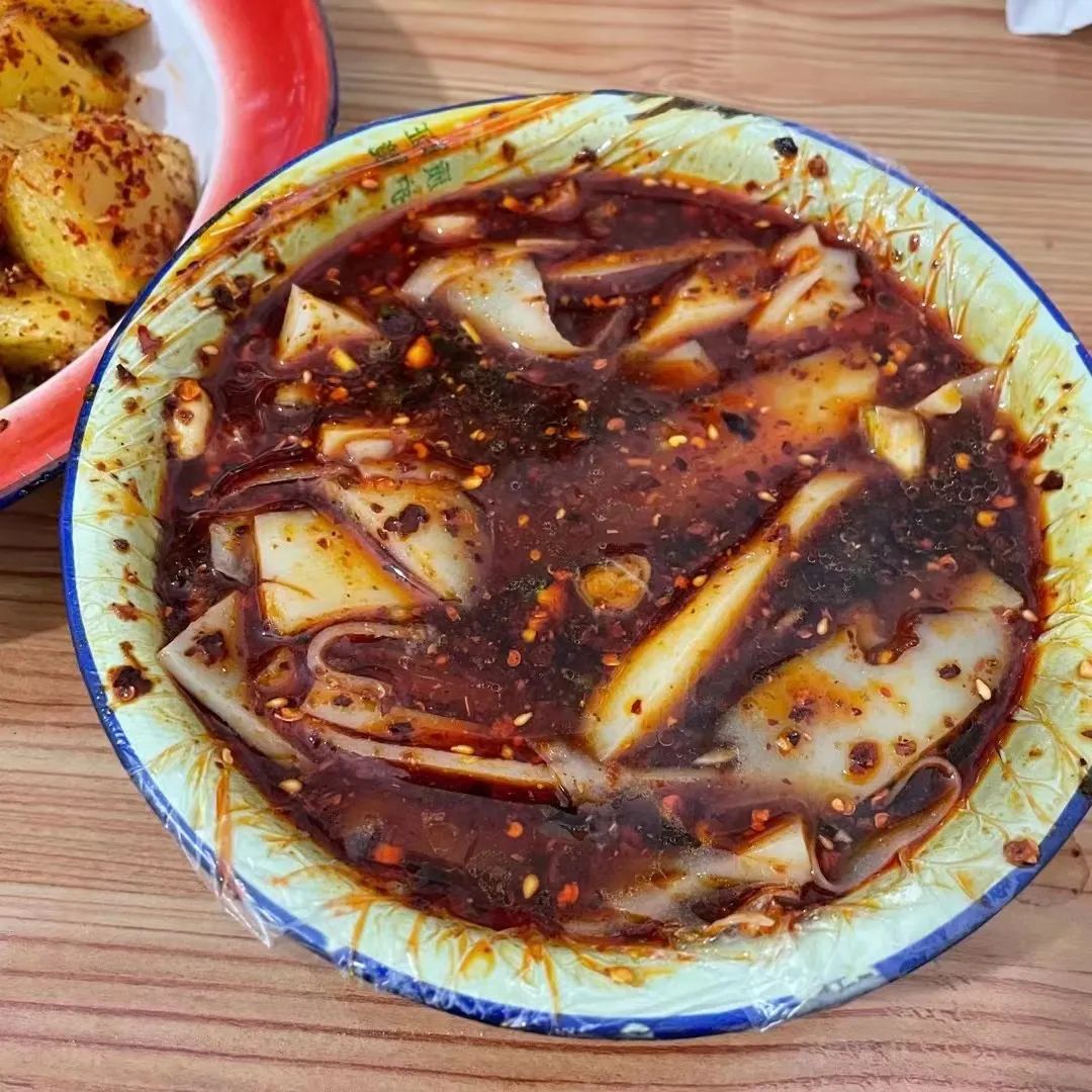 外地朋友来四川吃美食,外地朋友来四川吃苍蝇馆子