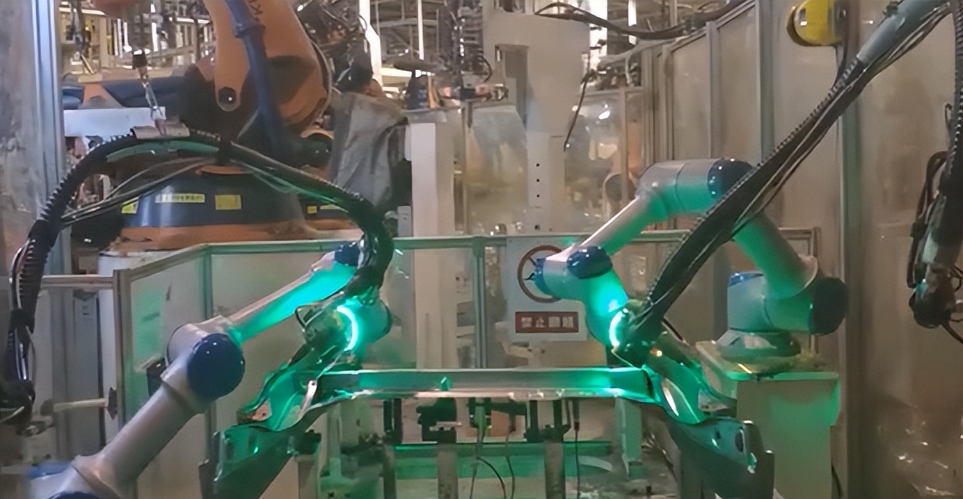 新松机器人300128,新松机器人钳工