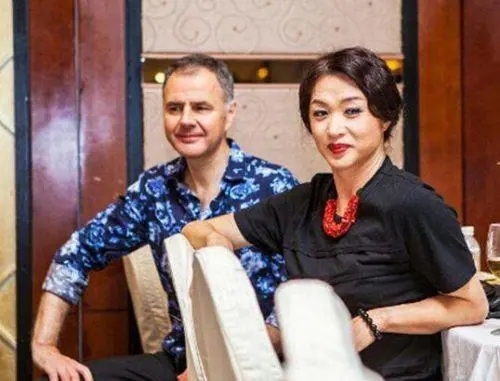 男子做手术变成了女儿身,越南男子24岁做手术变成女子