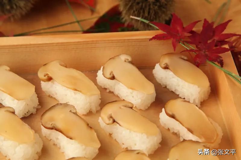 一碗正宗的蕈油面等你来品尝,全上海难觅的蕈油面