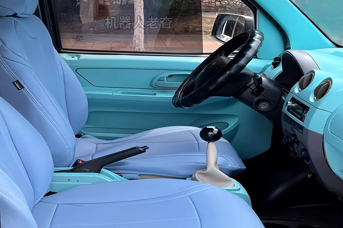 东风小康v27面包车改装床车,东风小康v27四驱版漂亮改装