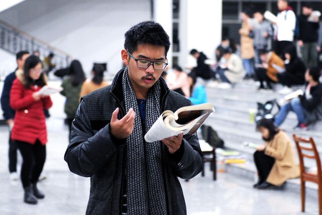 在校大学生能参加职工养老保险,博士后和博士研究生