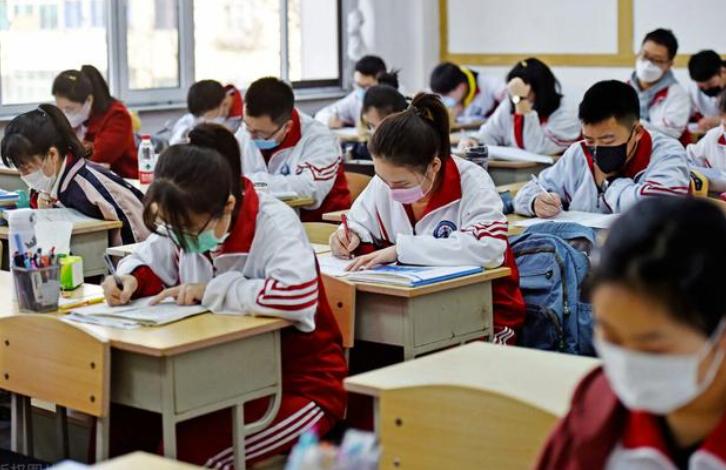 女生扎辫子是*引勾**男生？湖南一职校副校长发表不当言论，官方回应