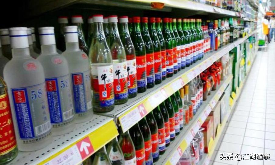 要抢牛栏山、老村长地盘？乡镇成名酒眼中香饽饽，酒友：选便宜的