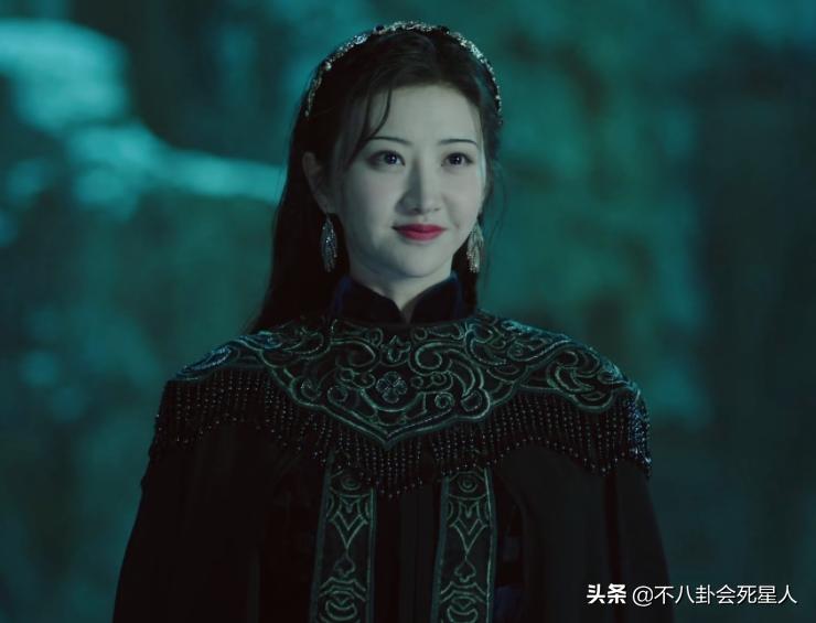 对双眼皮“下手”的明星：浮肿、宽大、失败返工，一个比一个狠