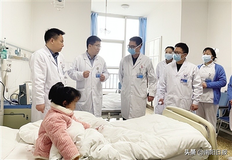 省儿童医院专家到县人民医院义诊,小儿外科进幼儿园义诊